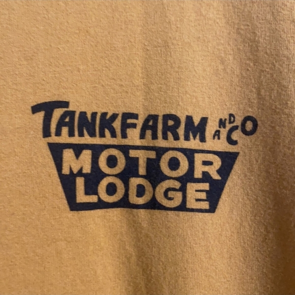 Tank Farm Short Sleeve Gold Graphic Tee Shirt Size L - Picture 5 of 5